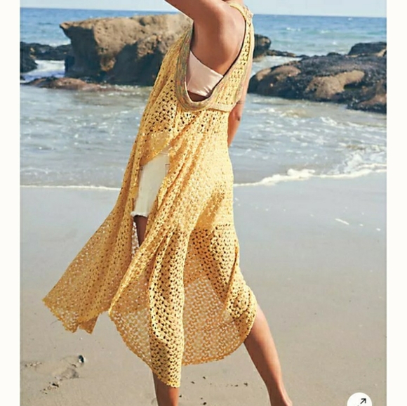 Free people fallen for halter top (HOT  PICK) 🤑🤑 - Picture 4 of 8